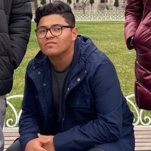 Meet your Posher, Alvaro